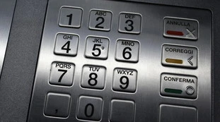 Bancomat, è cambiato tutto: ecco la verità sulle carte