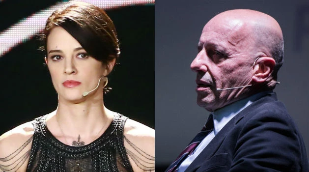 Alessandro Sallusti contro Asia Argento: "Complice chi denuncia lo stupro dopo 20 anni". E lei:" Sei un mostro"