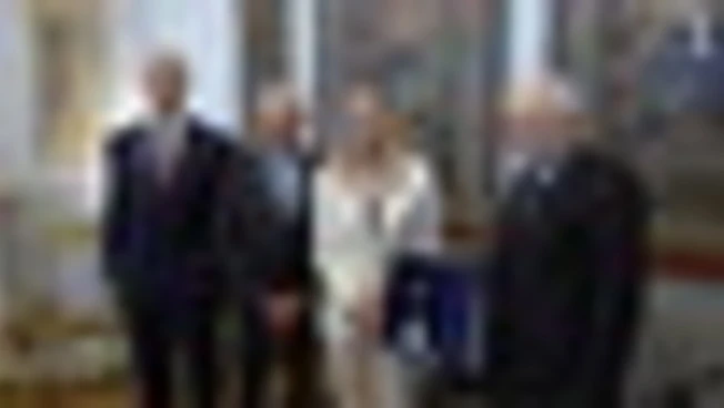 https://media.liberoquotidiano.it/oaDeVh1XrMnqBQWsKozcn6TuuHGaz2JTfhO84gy4DBA/width:800/quality:90/aW1hZ2VzLzIwMjYvMDUvMTIvMTUyNjE3MzY1LTYxYzUyNzAxLTI4MDYtNDk5Ni1hYmFkLThkODM3N2VhZjY1OC5qcGc.webp