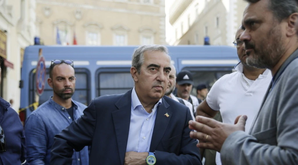 Maurizio Gasparri, accusa pesantissima: "Ecco chi ha svenduto l'Italia"