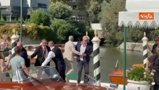 Leggi l'articolo: George Clooney arriva al Lido di Venezia per la seconda giornata di Venezia 83