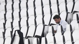 Juventus, rosso in bilancio per 71 milioni. Andrea Agnelli, terzo deficit di fila: coronavirus, Champions e mercato, impatto pesante