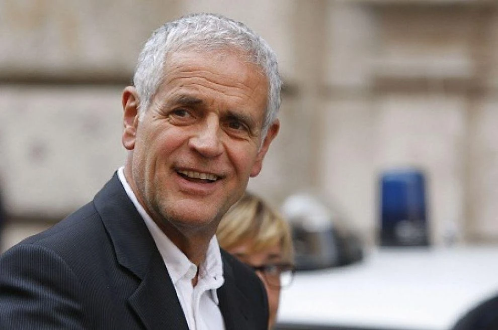 Roberto Formigoni è indigente, dal Senato assegno di 700 euro: Travaglio e Il Fatto non ci stanno