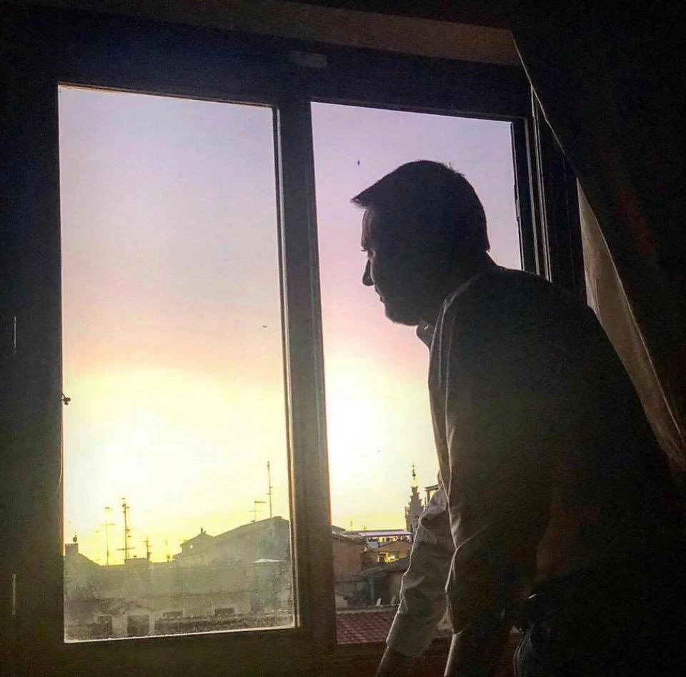 Matteo Salvini, la dedica struggente di San Valentino con la foto alla finestra