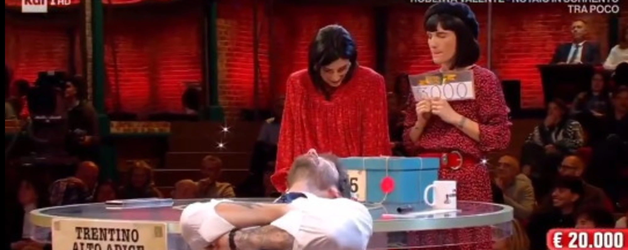 "Che strazio": <br />De Martino perde <br />la pazienza