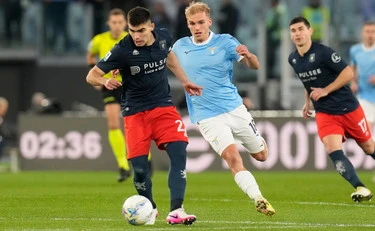 Lazio, Genoa sconfitto al 100° da un rigore di Cataldi: finisce 3 a 2