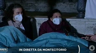 Toni Capuozzo a Quarta repubblica, le mogli dei pescatori ostaggi in Libia passano la notte in piazza: "Una vergogna per tutti"