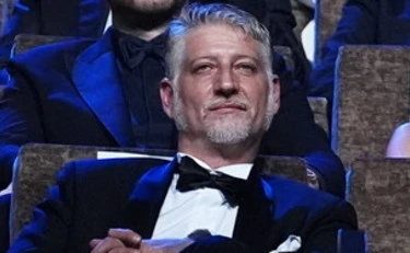 Alessandro Giuli chiude rubinetti: basta soldi ai film fantasma