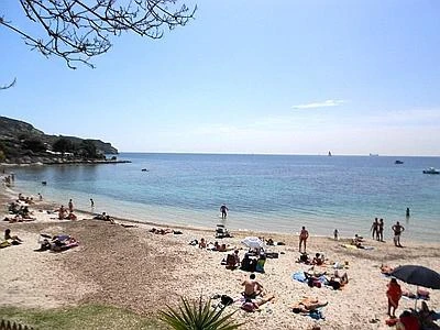 La crisi morde, quasi otto milioni di italiani costretti a rinunciare alle ferie