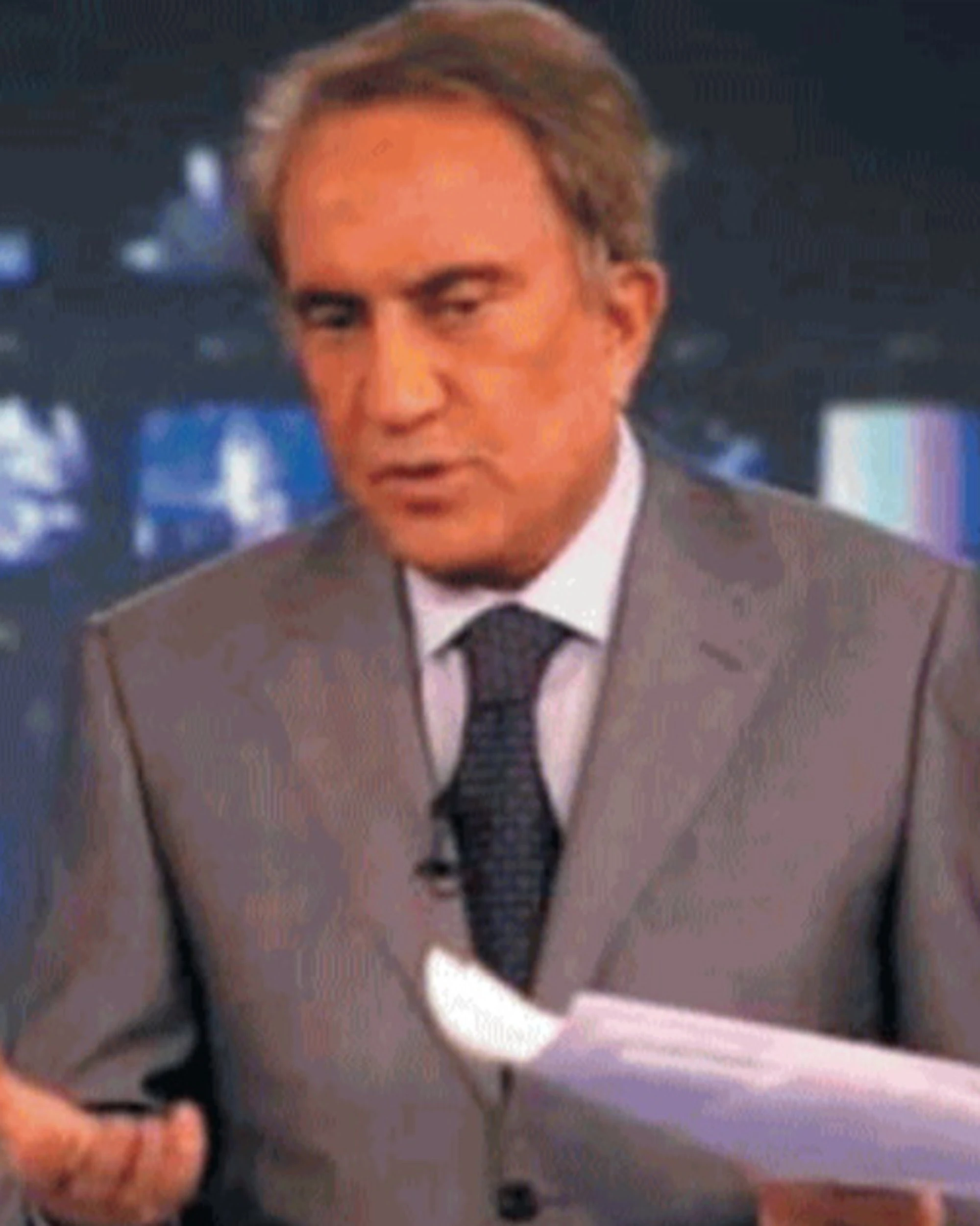 Emilio Fede, l'innovatore dei tg che divenne araldo del Cavaliere