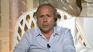 Coronavirus, Andrea Crisanti contro il governo: "Gestione pagliaccesca. Test anche nei bar o chiuderanno"