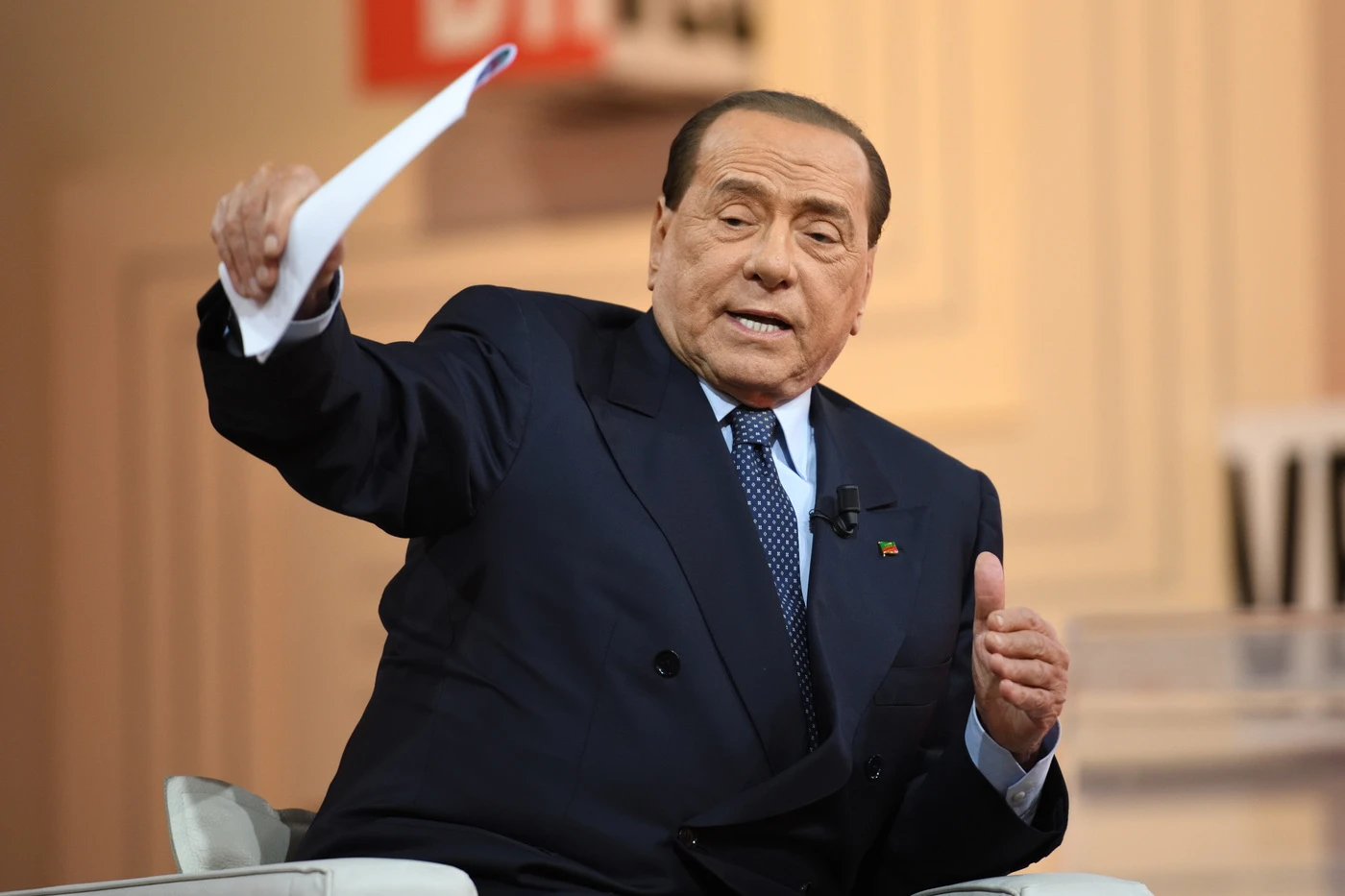 Silvio Berlusconi, sondaggi riservati: "Forza Italia, cambia il quadro". La voce: "Così Meloni e Salvini..."