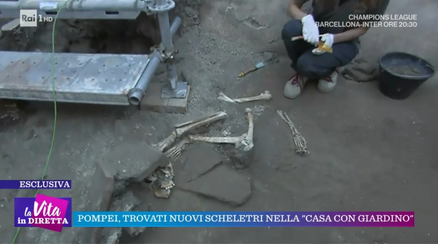 La Vita in Diretta, l'anteprima mondiale: le immagini tv degli scheletri ritrovati a Pompei