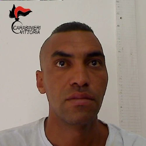 Ragusa, spacciatore tunisino fatto arrestare da coppia di 60enni. Matteo Salvini: "Il pagatore di pensioni..."