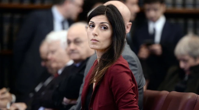 Virginia Raggi, rosso da oltre 122 milioni: i numeri che condannano il sindaco di Roma