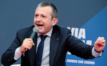 Andrea Delmastro contro Elly Schlein: "Ha scordato quando diceva che lo chiede l'Europa?"