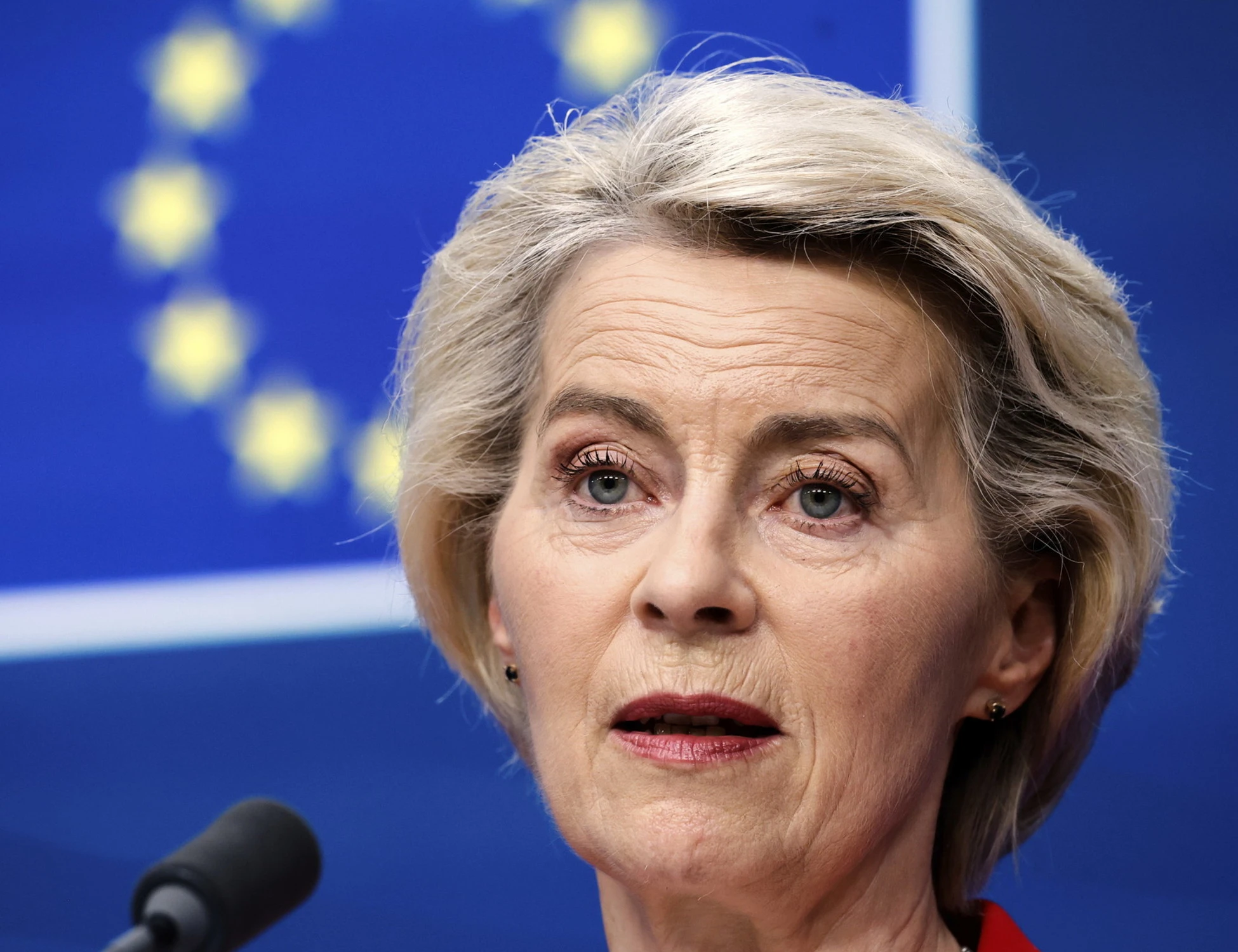 Ursula von der Leyen, interferenze russe sul volo: costretta ad atterrare