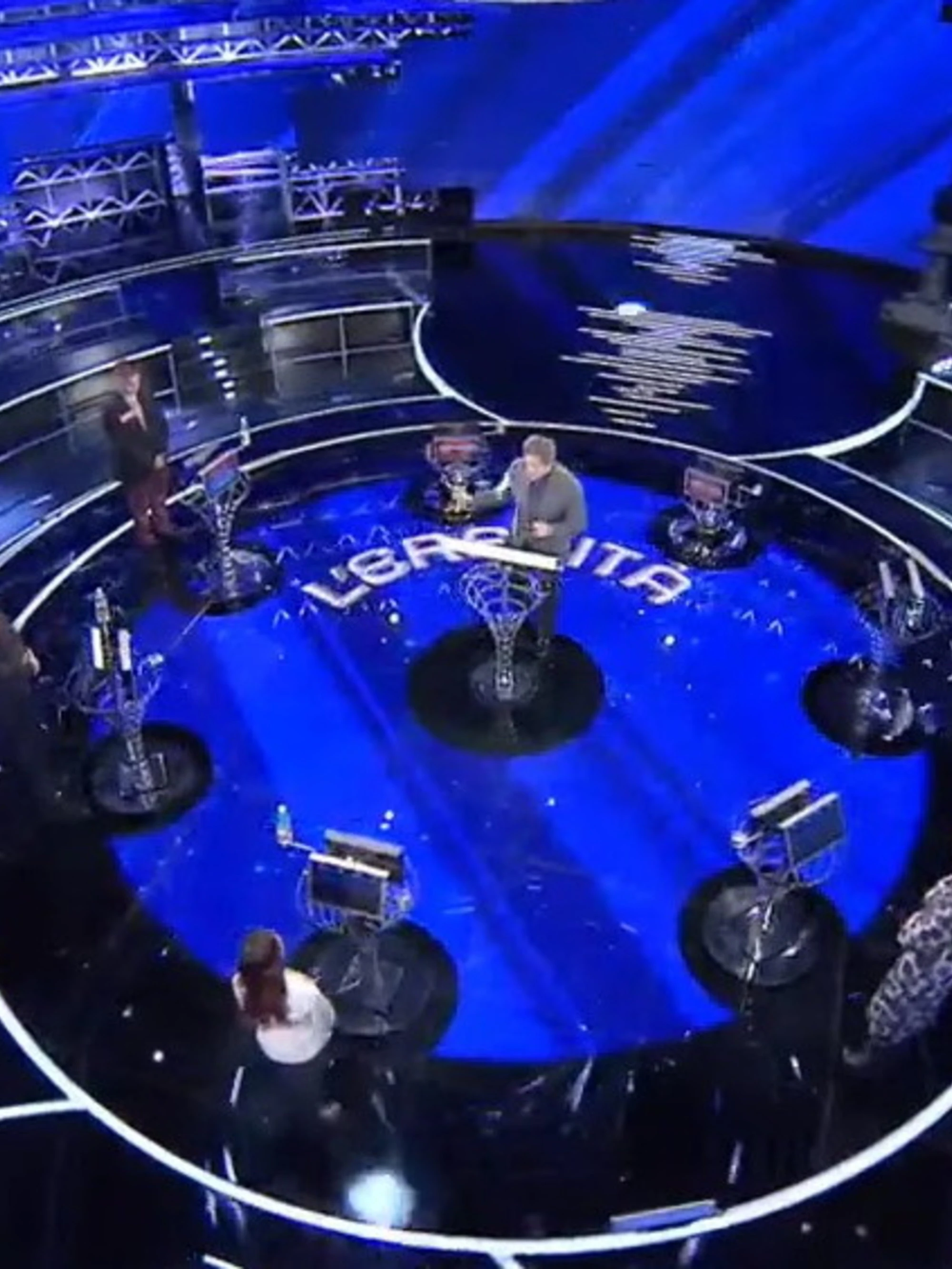 L'Eredità, "i quiz li ho scritti io": clamorosa confessione della star della tv