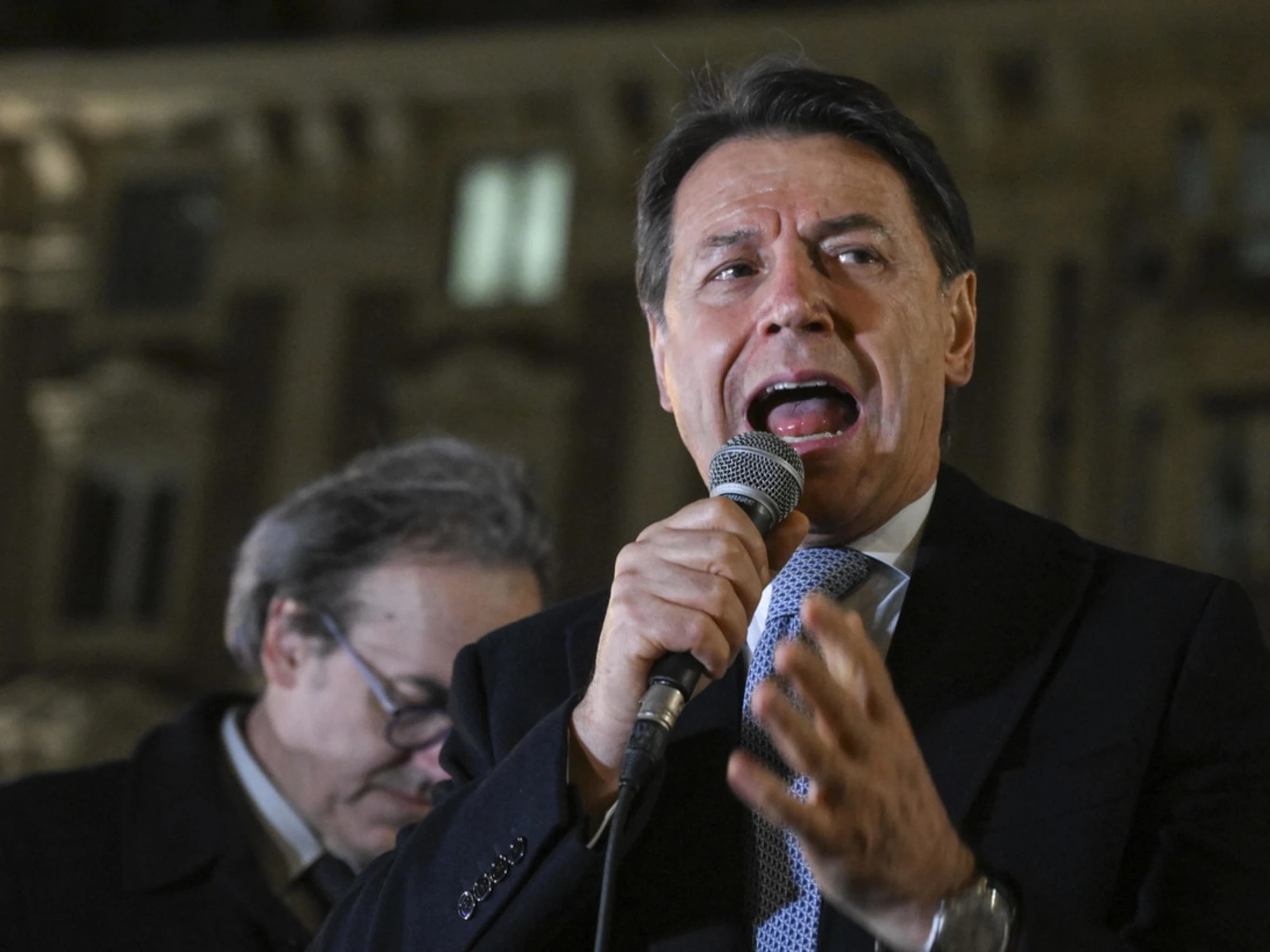 Zampolli, Giuseppe Conte la spara: "Fanno caciara perché sono allo sbando"