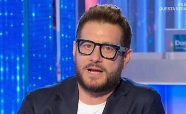 Enrico Papi, la bordata: "In tv non ho amici. Dietro le telecamere...".