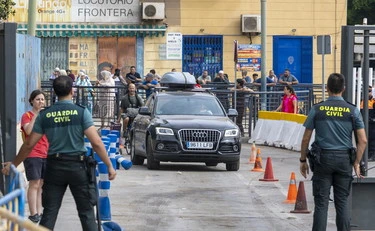 Ceuta, troupe Rai bloccata dalla polizia spagnola: "Sequestrata l'attrezzatura"