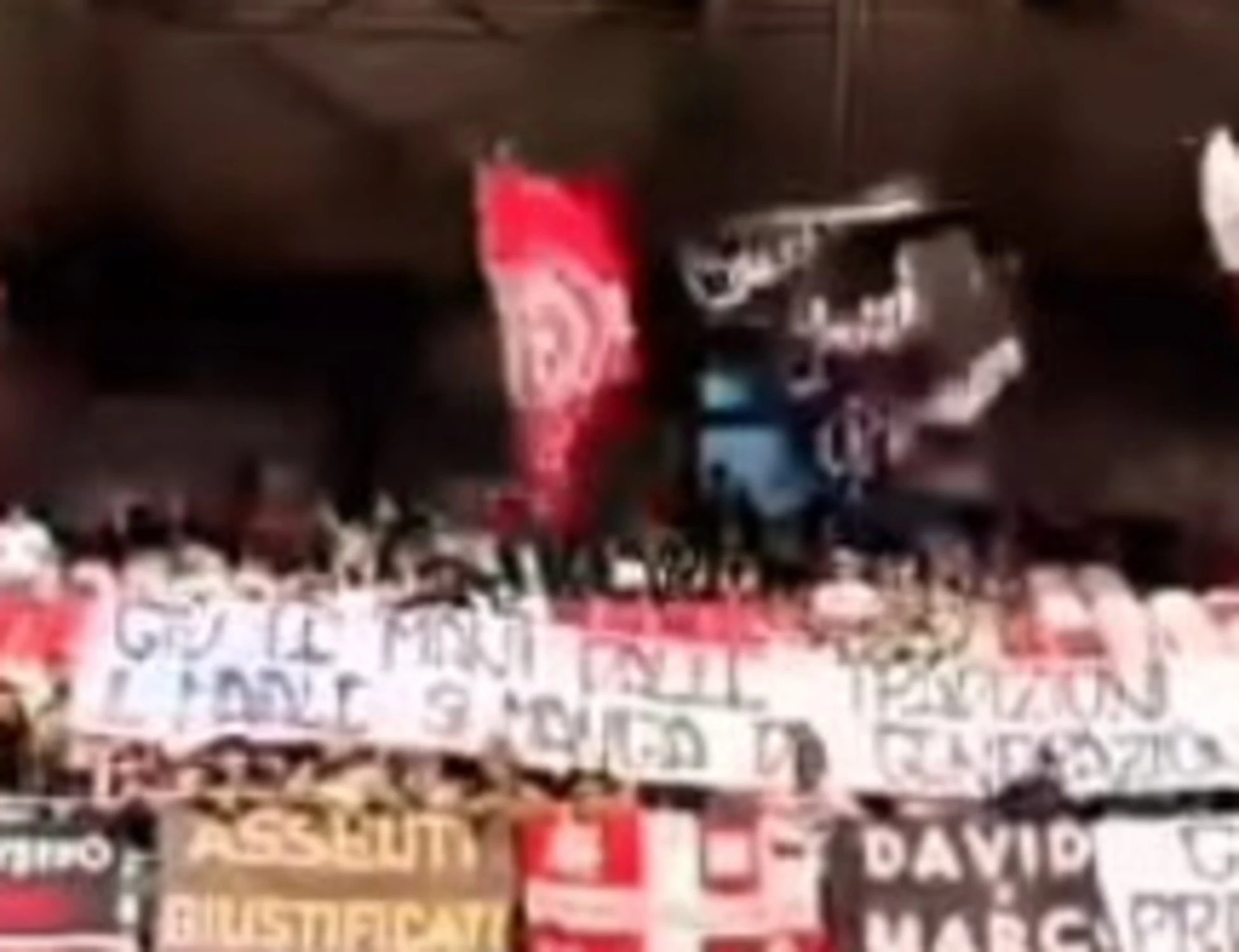 Gli ultras del Piacenza contro la rimozione dal menu della scuola del maiale: "Finché vivrò mangerò coppa e salame"