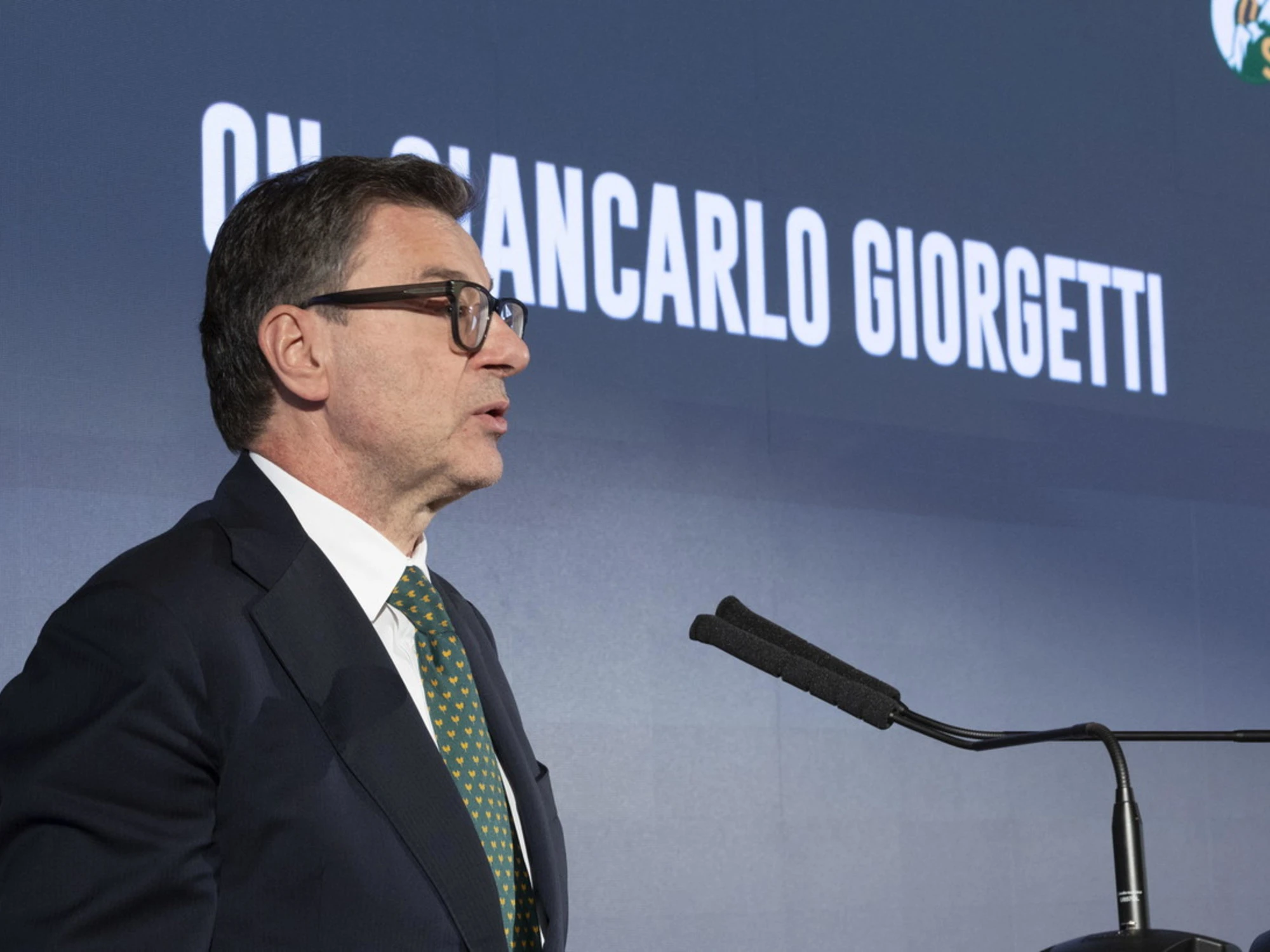 Giancarlo Giorgetti difende la manovra: "Massacrati da chi può, ma siamo nel giusto"