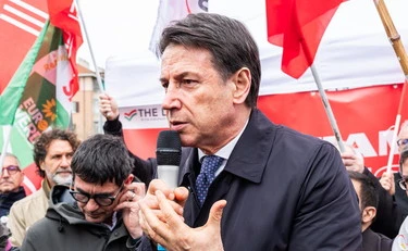 Giuseppe Conte, gran maestro di trasformismo: conta solo la poltrona
