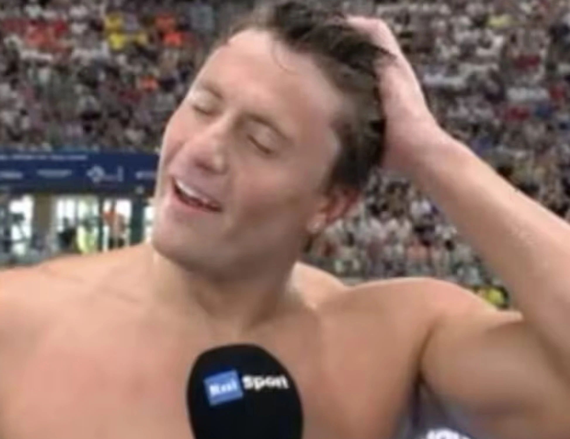 Nicolò Martinenghi  scoppia a piangere in diretta: cosa è successo