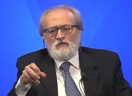 Paolo Becchi legge le carte di Salvini: "Cosa c'è dietro la svolta Lega su Draghi ed euro, cosa deve fare ora"