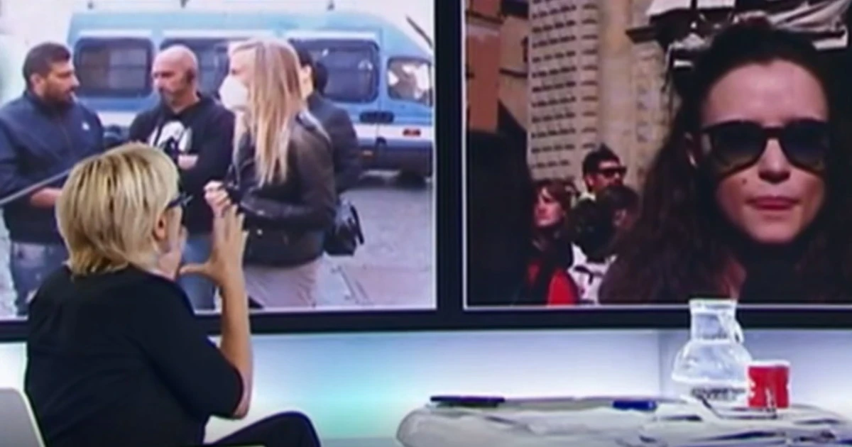 L'aria che tira, Maria Teresa Meli ridicolizza la ragazza che delira sul vaccino: "Gomblotto! In cosa sei laureata?"