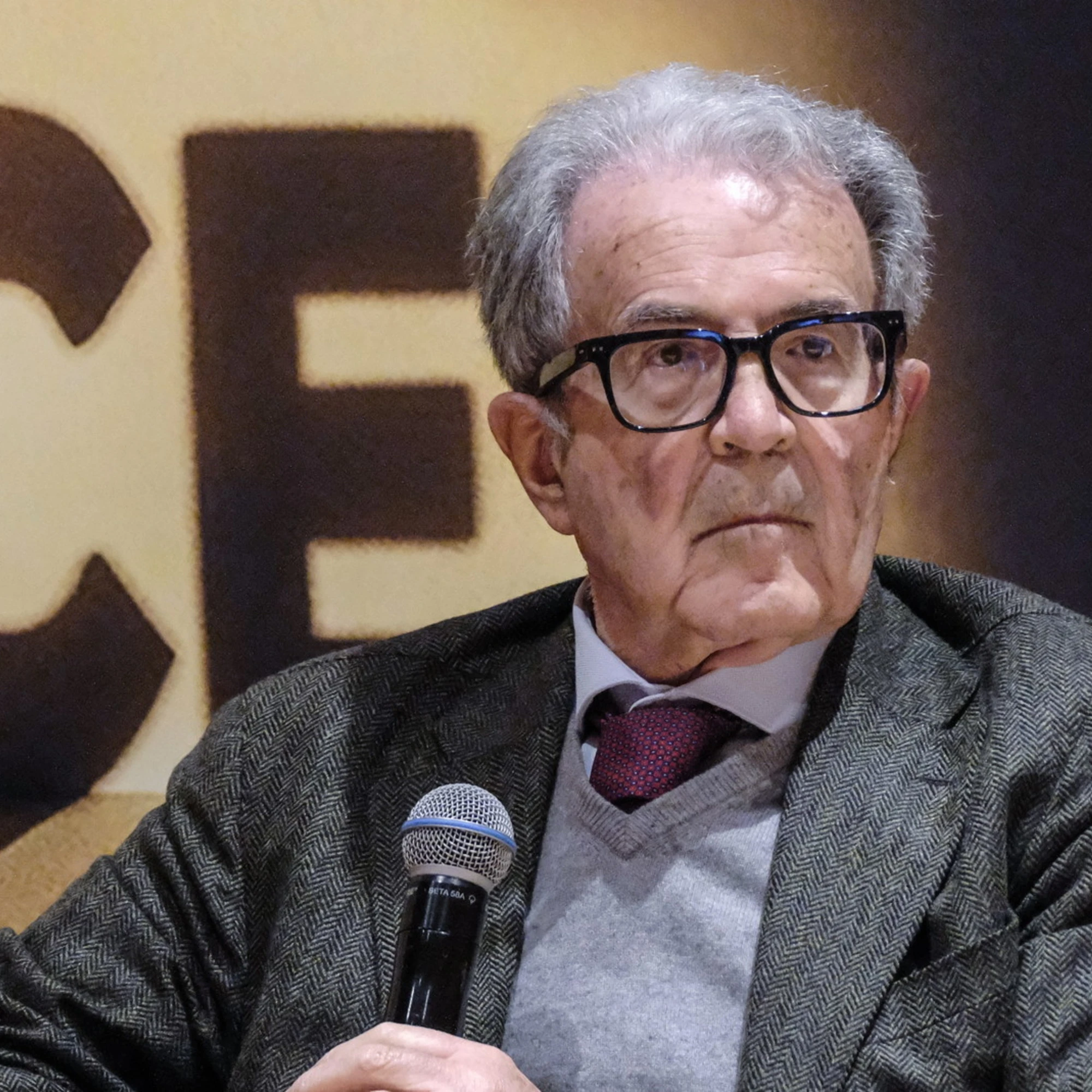 Lo dice perfino Prodi: il campo largo è un casino