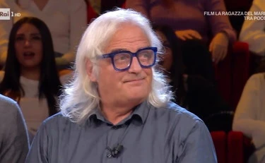 Affari Tuoi, insulti sconcertanti su Eugenio: "Spegnetelo"