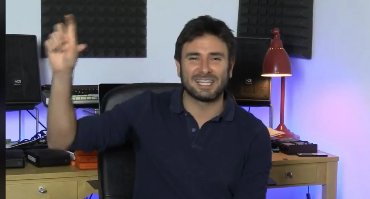 Sea Watch, Alessandro Di Battista contro il Pd: "Professionisti della commozione"