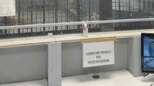 Milano, Daniele Capezzone: un giorno in Questura tra delinquenti seriali e profughi
