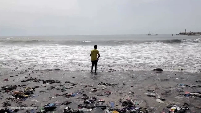 Fast Fashion, Greenpeace: Africa invasa da abiti usati