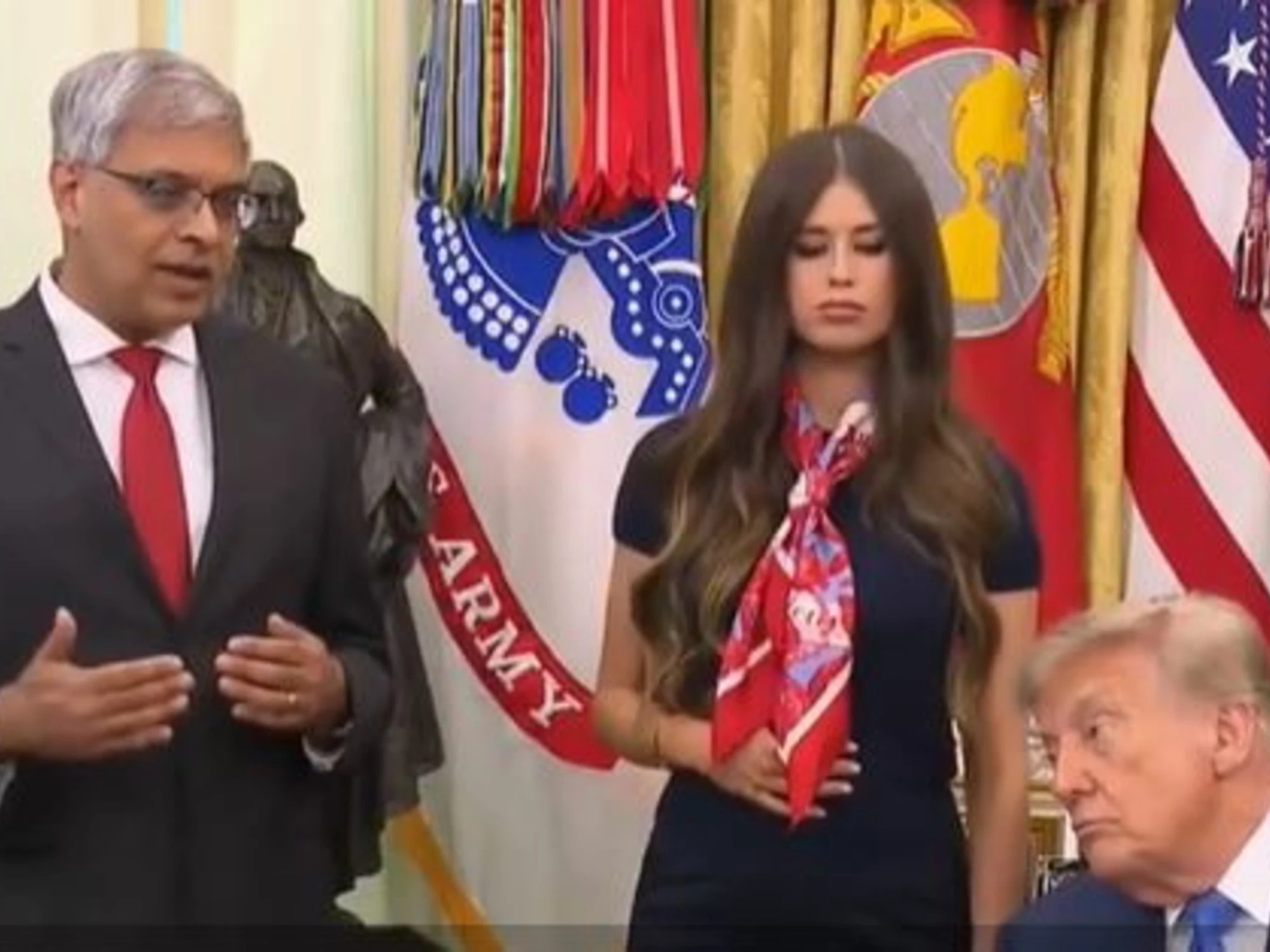 "Si tocca la pancia per svegliare Trump": l'assurda teoria e la rivelazione choc del medico