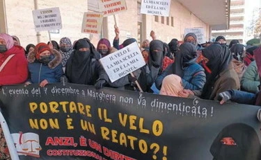 https://media.liberoquotidiano.it/p14ylR5F9tKqszHeC9xxe_rAH7EOrmvBzhFnH-CzOR4/width:800/quality:90/aW1hZ2VzLzIwMjUvMDkvMTAvMTIxMzQ5MDkzLTQ2YTM4NmIzLWY4NTYtNGJjNi1iZWY5LTE0MGU0MzgwMWFhNS5qcGc.webp