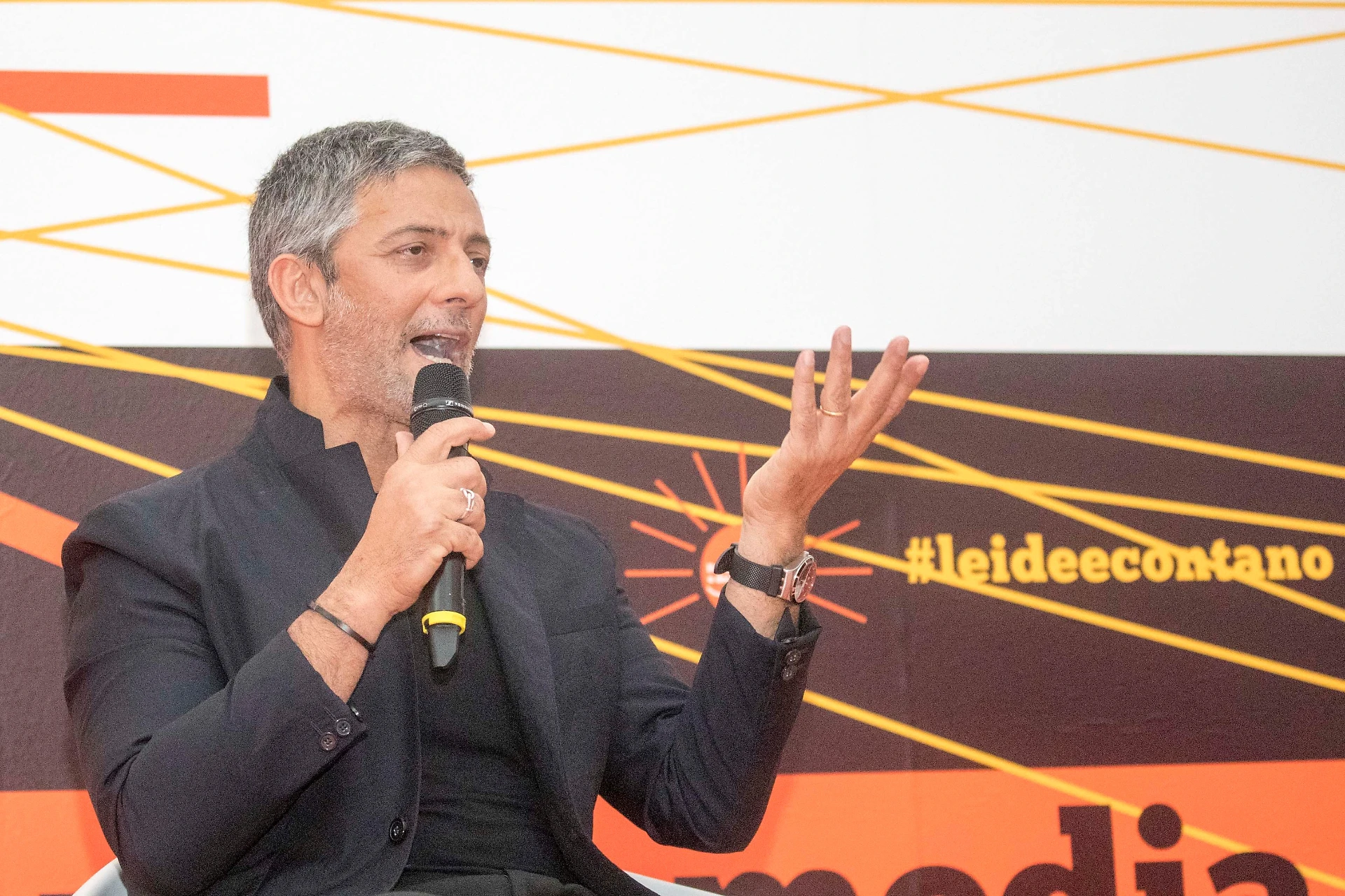 Fiorello, la trattativa segreta con la Rai: gli mettono in mano un intero canale?