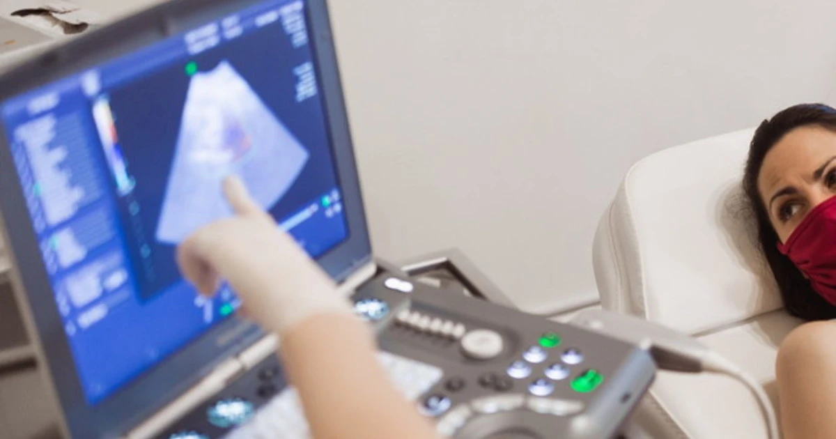 Lalene Malik, 23enne va all'ospedale: "Non ne sapevo niente", cosa le trovano nella pancia