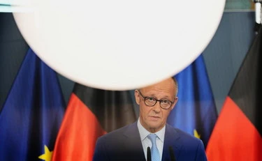 Merz polverizzato da AfD, il tam tam a Berlino: "Non arriva a fine anno"