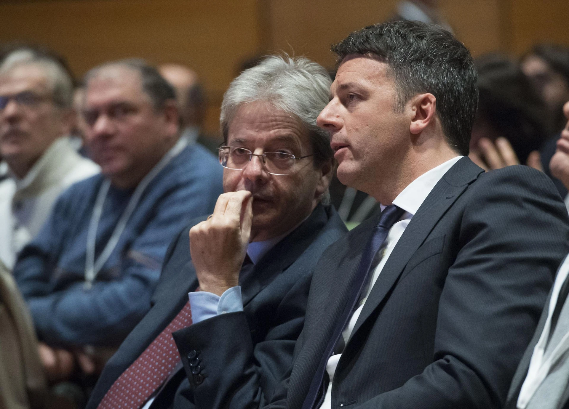 Matteo Renzi, la balla clamorosa su Paolo Gentiloni: "Io geloso di lui? Adoro ammirare le persone"