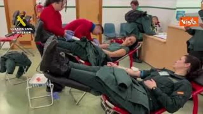 Deragliamento treni in Spagna, gli allievi della Guardia Civil donano il sangue per i feriti