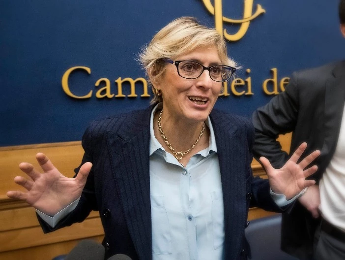 Silvio Berlusconi, Giulia Bongiorno: "Il divorzio da Veronica Lario? Non mi piace chi non rinuncia a nulla e poi..."