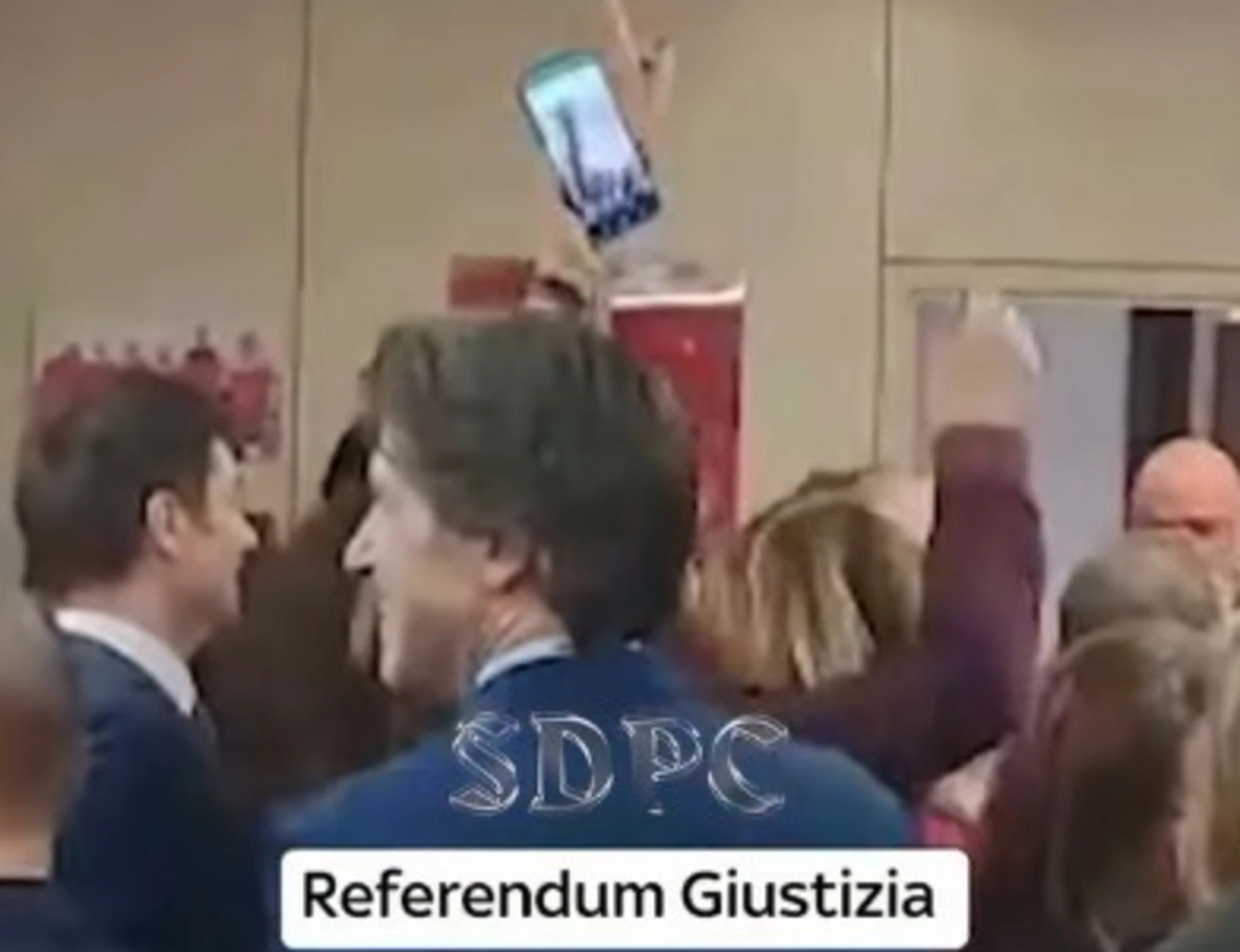 Referendum, l'Anm a Napoli esulta contro Annalisa Imparato: "Chi non salta..."