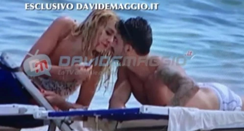 Temptation Island Vip, Valeria Marini mette le corna a Baldassarri: le immagini inequivocabili, un terremoto
