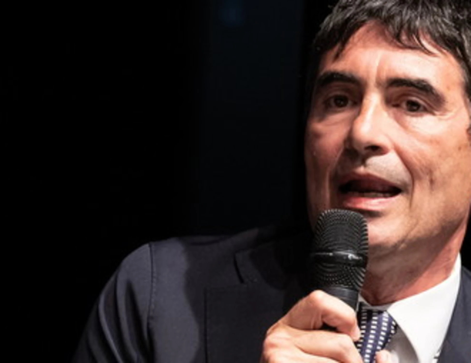 Ceuta, Nicola Fratoianni complottista: "Internazionale nera dietro l'invasione di migranti"