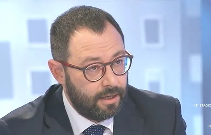 Stefano Patuanelli a L'aria che tira: "Non serve fare giochi da maschi, bisogna dare risposte come fa il M5s"