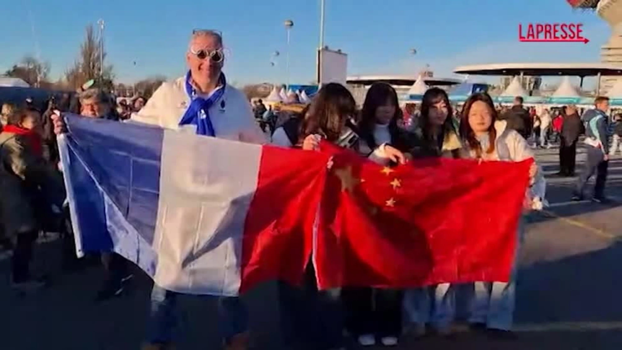 Milano-Cortina, tifosi a San Siro per la cerimonia di apertura: è già festa