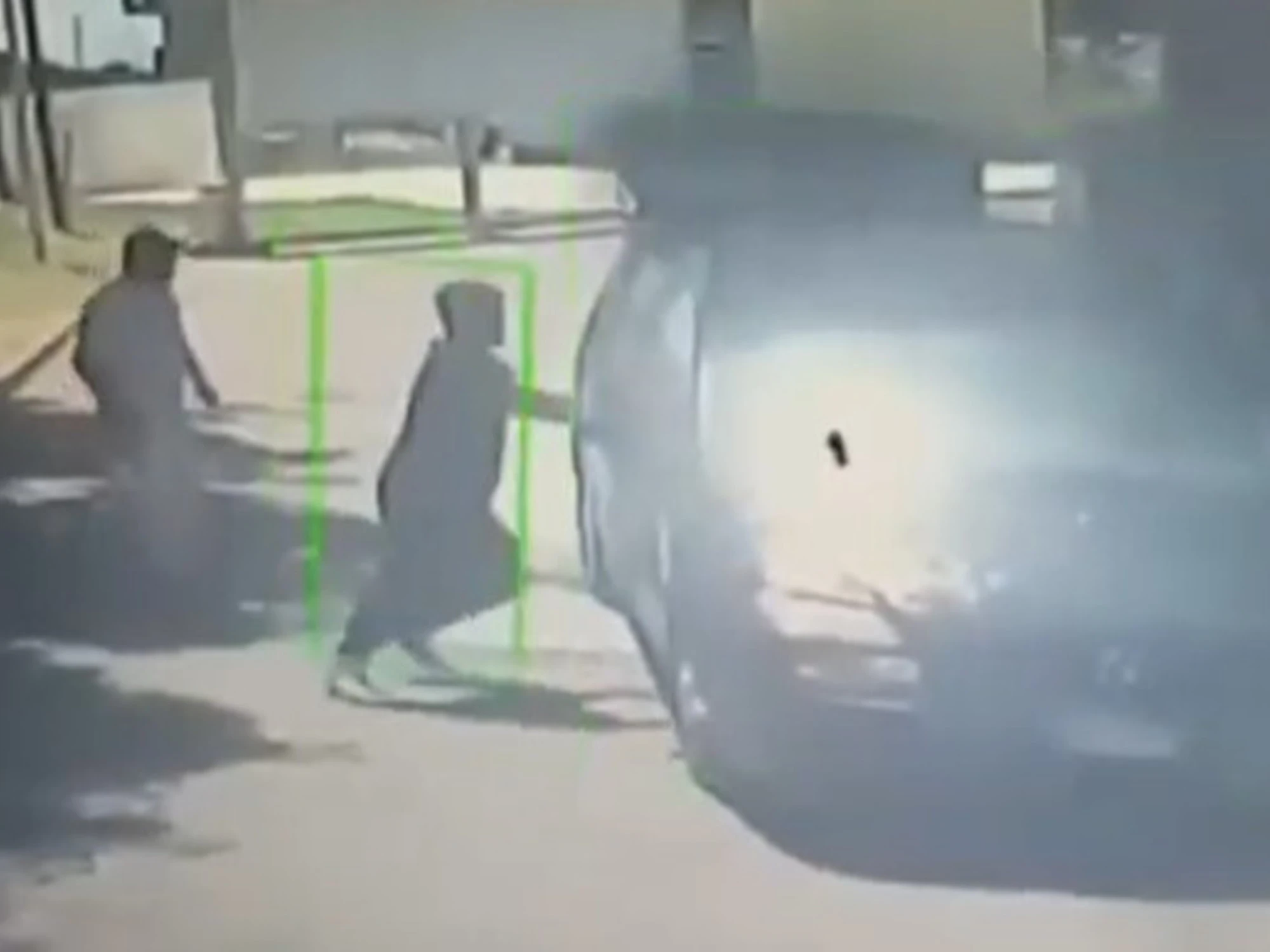 Cosenza, chiusi in auto con la forza e bruciati vivi: il video dell'orrore contro i braccianti